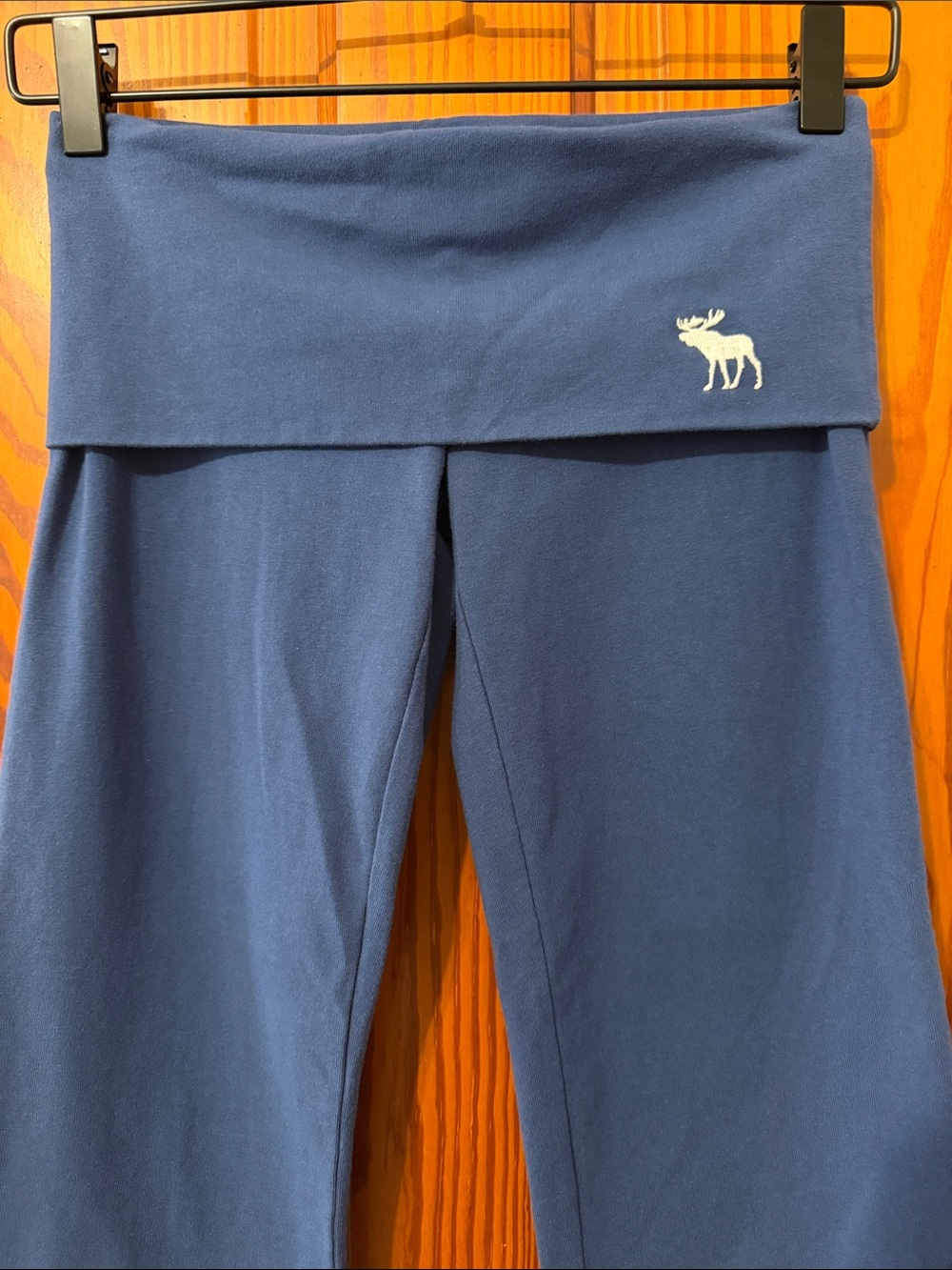 Abercrombie and Fitch Y2K Blue & White Fold Over Waistband Cropped Leggings - Picture 3 of 16